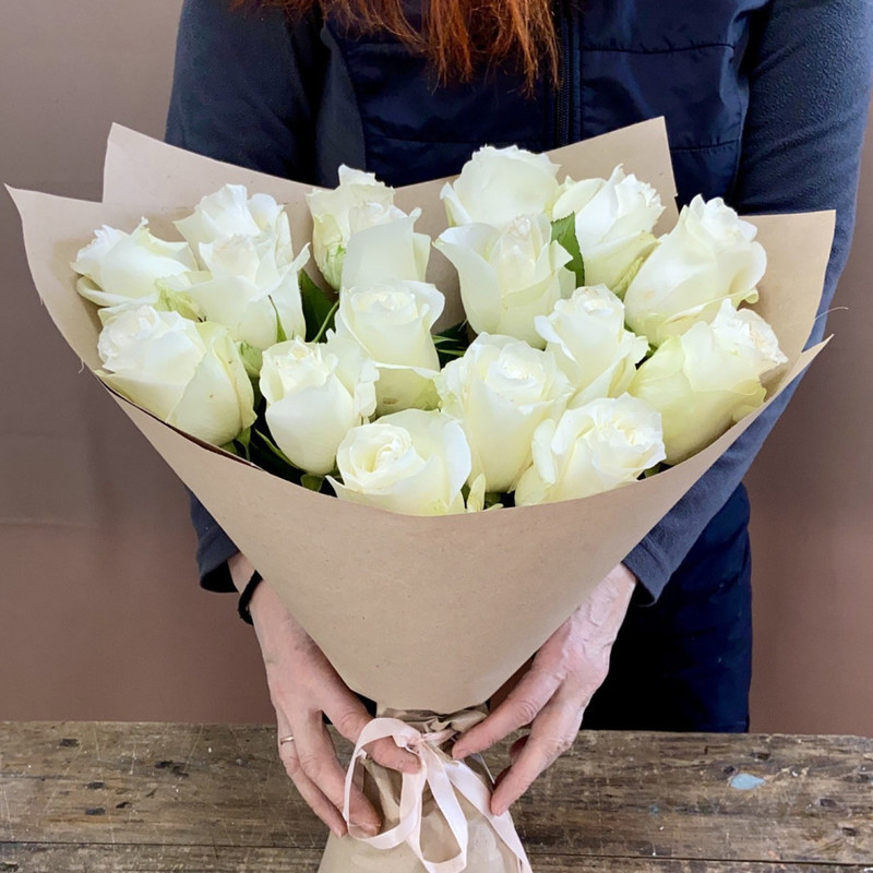 bouquet of 17 white roses, standart