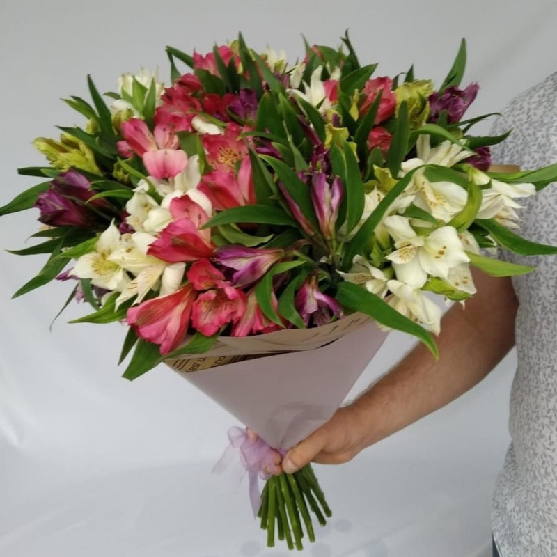 Bouquet of 21 alstroemeria mix in designer decoration 75 cm, standart