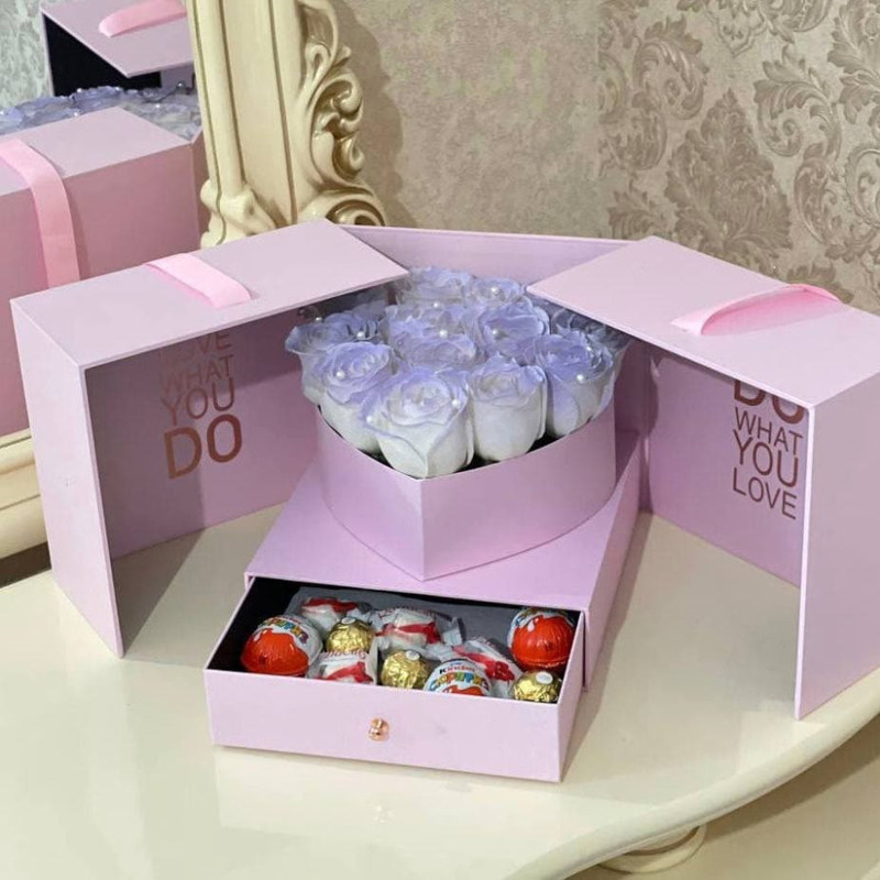 Surprise box with white roses, standart