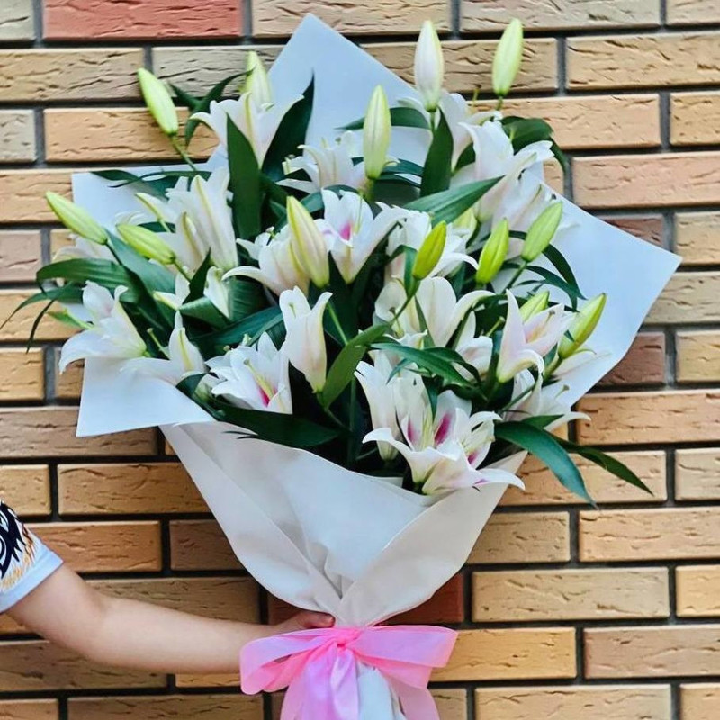 Large bouquet of lilies, standart