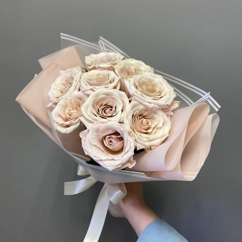 Bouquet of 9 coffee roses in delicate packaging, mini