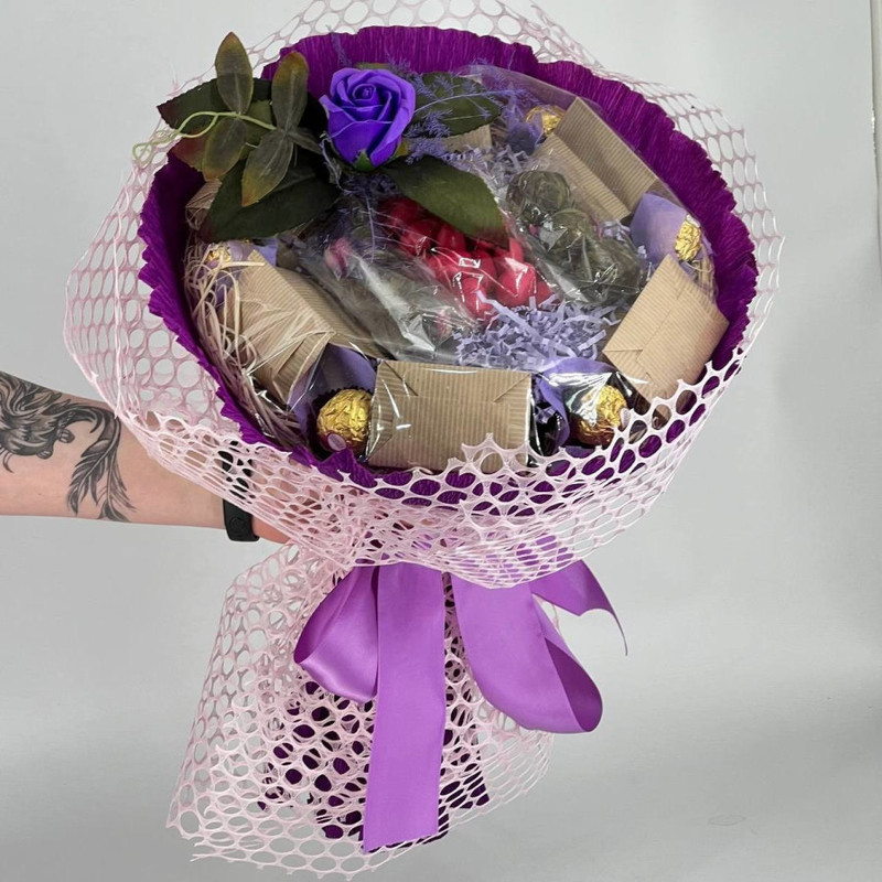 A bouquet of tea and sweets as a gift for a girl on February 14, standart