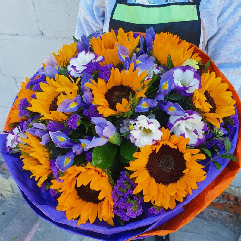 Bouquet with sunflowers and irises, standart