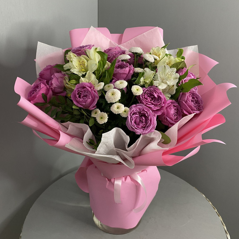 Bouquet with spray, peony roses and alstroemeria, standart