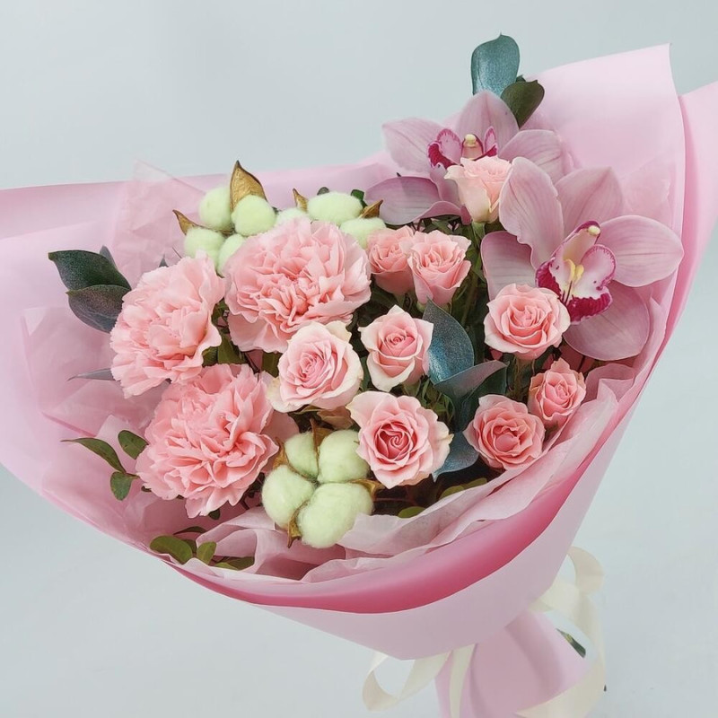 Delicate bouquet with orchids and roses, standart