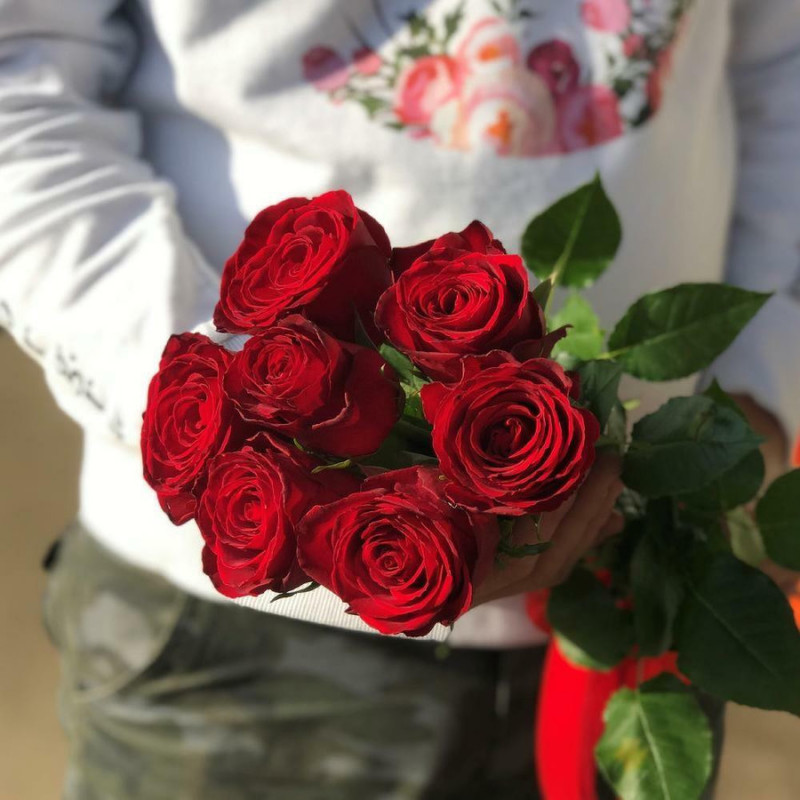 7 роз красных 70 см Эквадор, стандартный