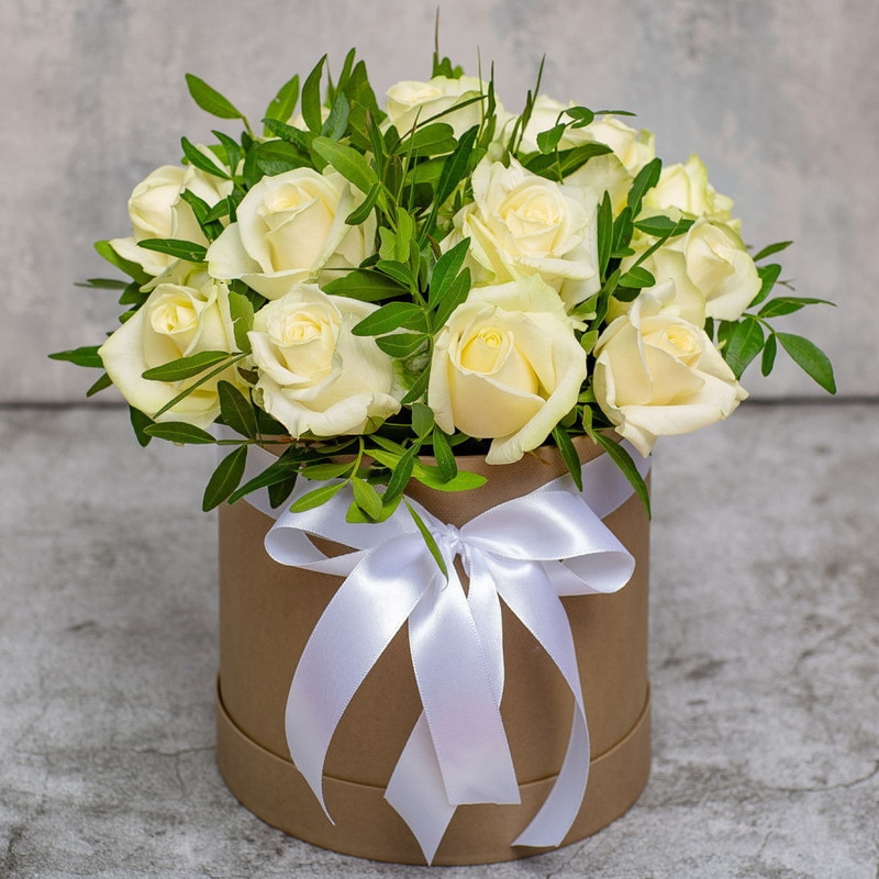 15 white roses in a box, standart