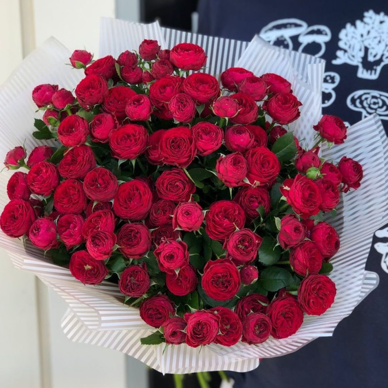 Букет из 29 кустовых пионовидных роз Марун, стандартный