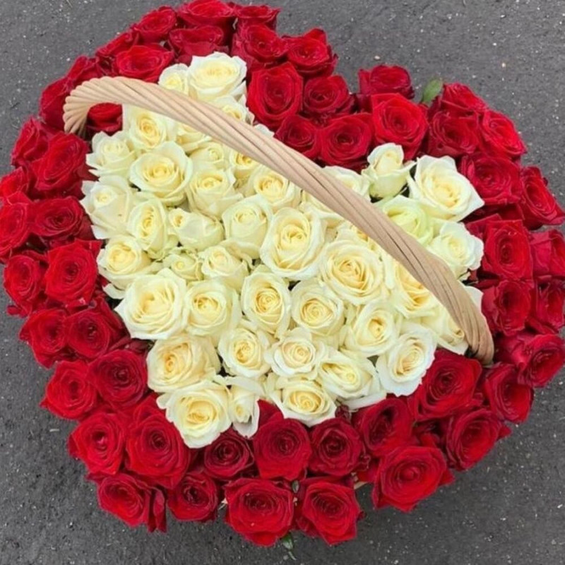 Композиция 75 роз в корзине в форме сердца, мини