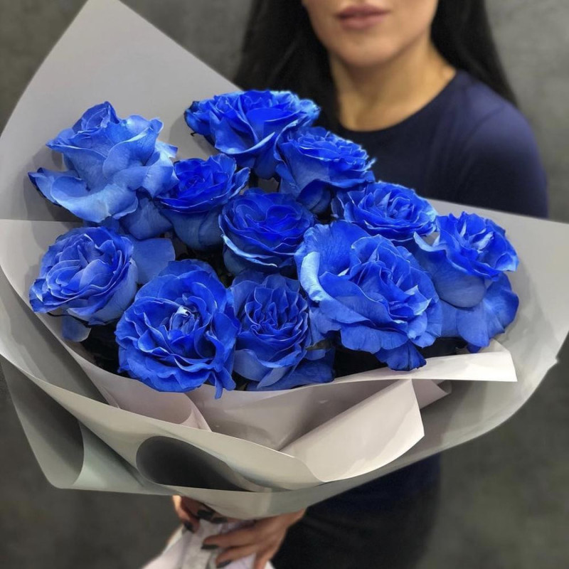 Bouquet of 11 Ecuadorian blue roses, standart