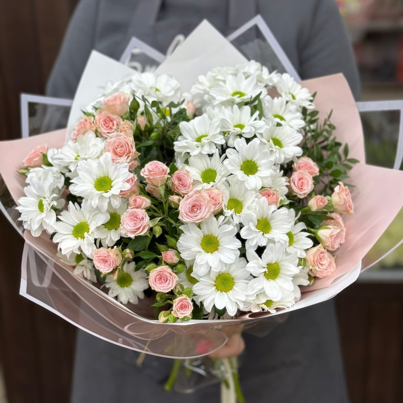 bouquet of chrysanthemums and spray roses, standart