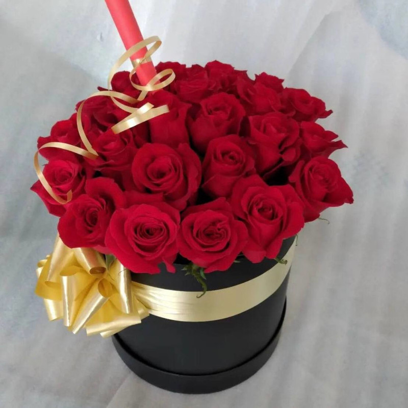 Розы красные в шляпной коробке, стандартный