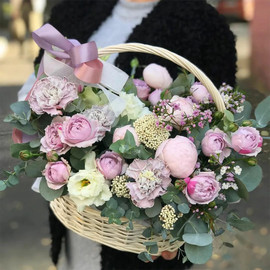 Basket with flowers "Morning beloved!"