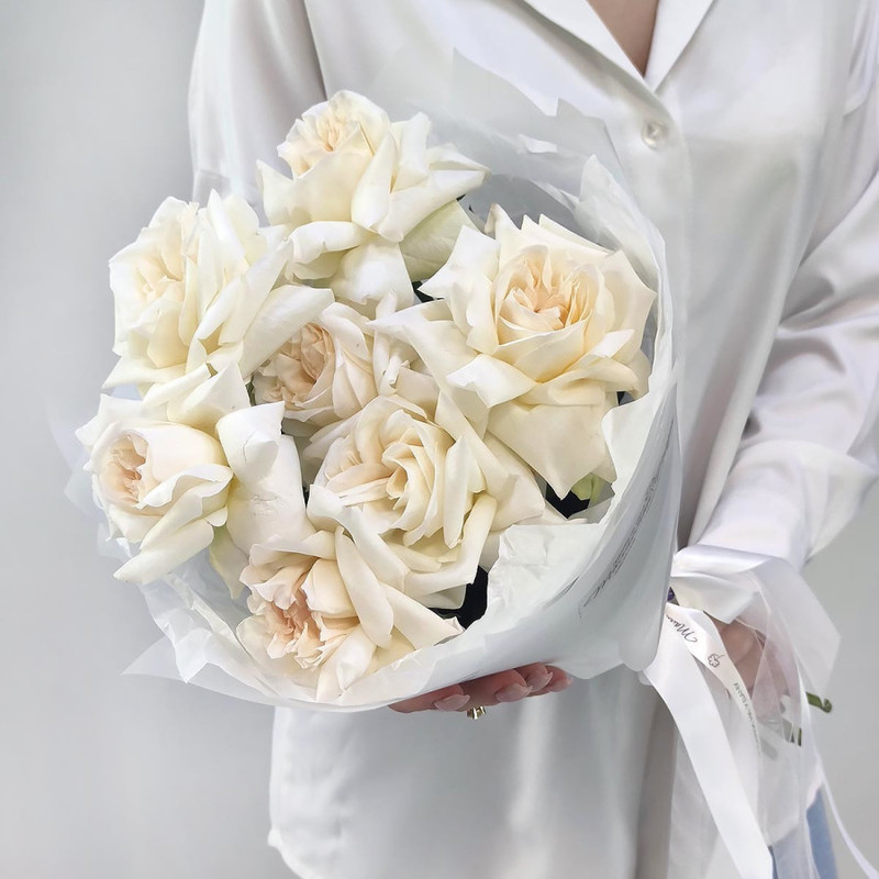 Nezhnyanka fragrant bouquet of peony roses, standart
