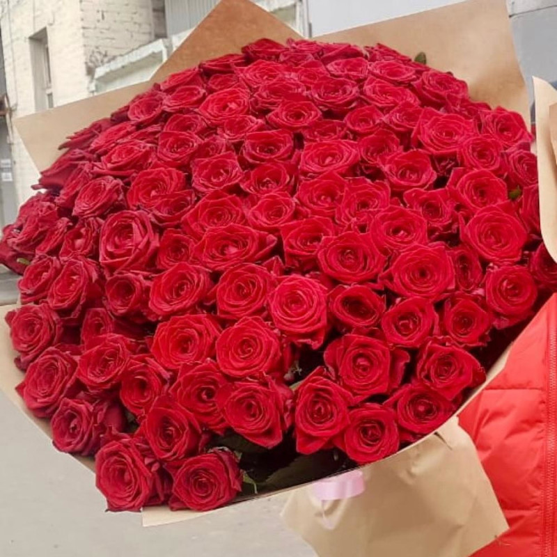 Букет из 101 красной розы Red Naomi 50 см, стандартный