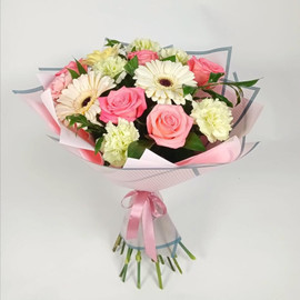 Bouquet of Roses, Gerberas and Dianthus