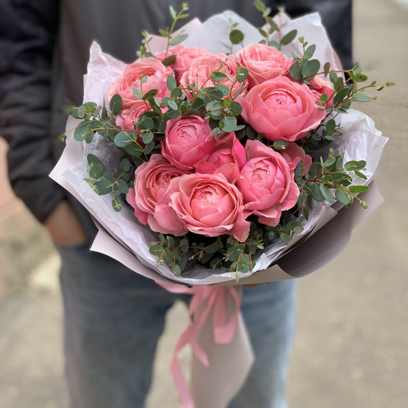 Bouquet of spray peony roses, standart