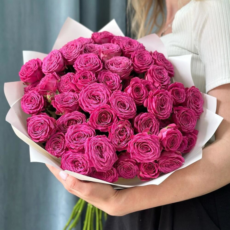 Букет из ярких розовых кустовых роз 13 шт Арт. 160, стандартный