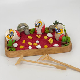 Tabletop rock garden with sand "Three owls"