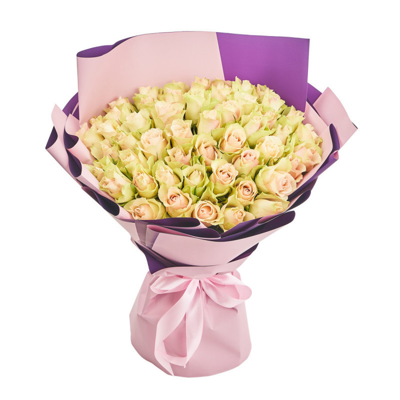 Букет из 51 нежно-розовой кенийской розы в упаковке, стандартный