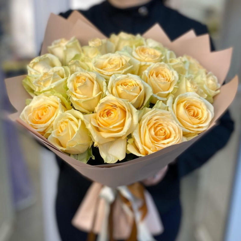 Bouquet of 21 cream roses, standart