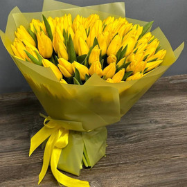 Букет из 101 желтого тюльпана в упаковке
