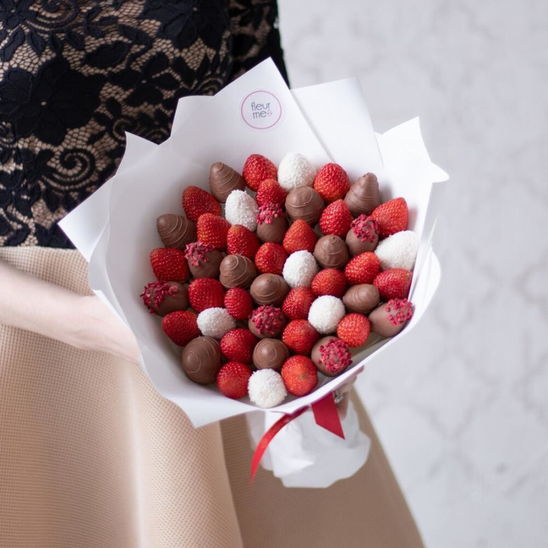 Strawberry Bouquet "Villefort" - M, standart