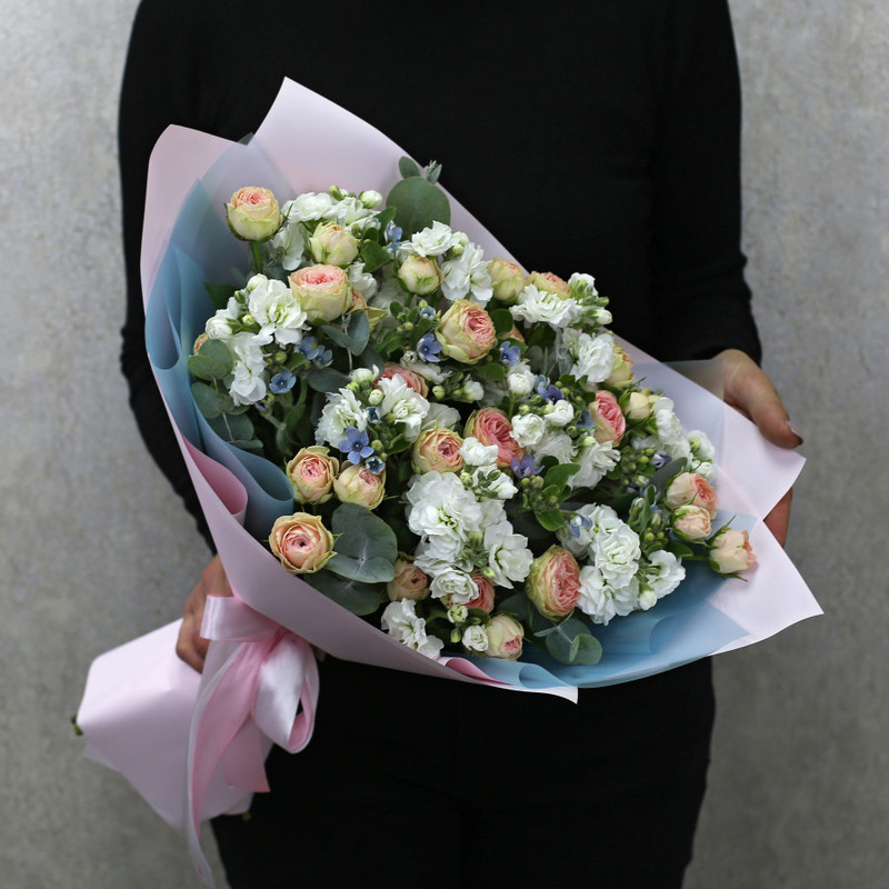 Bouquet of roses and matthiola "Tender touch", standart