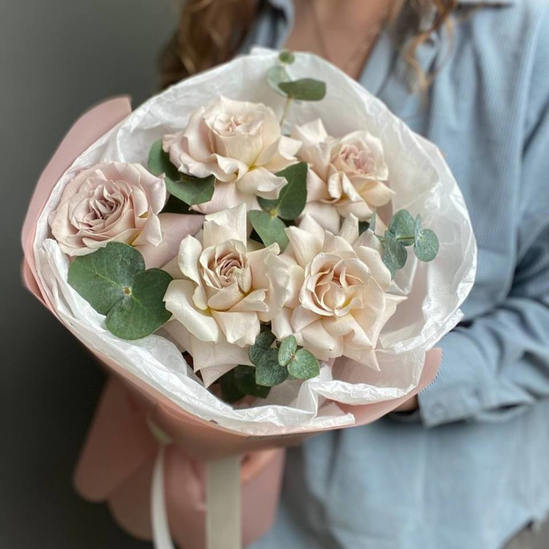 Bouquet of French coffee roses with eucalyptus, standart