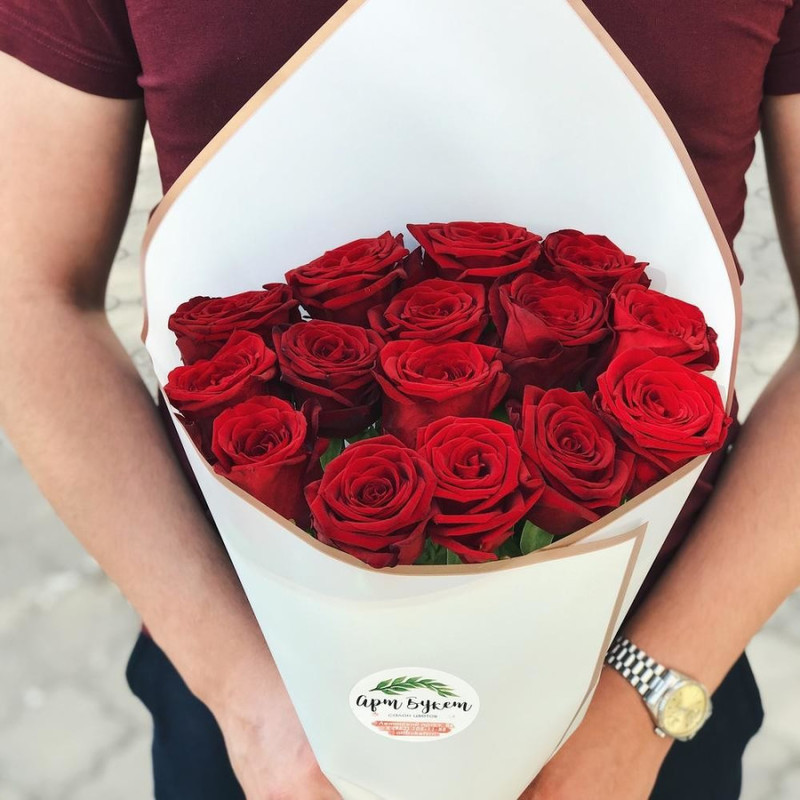 15 red roses with decoration, standart