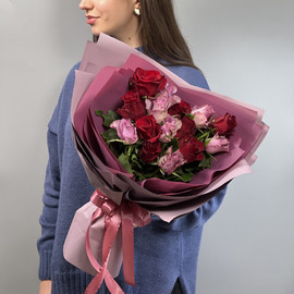 Букет цветов: «15 роз эффектного цвета»