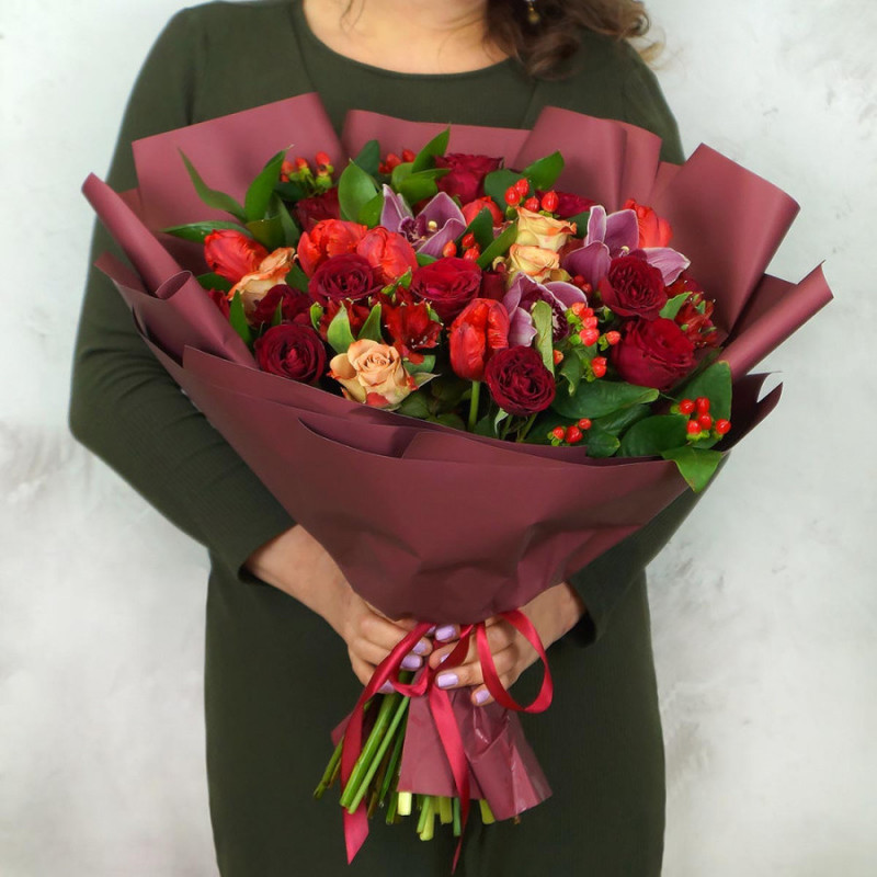 Bouquet of roses, tulips and orchids, standart