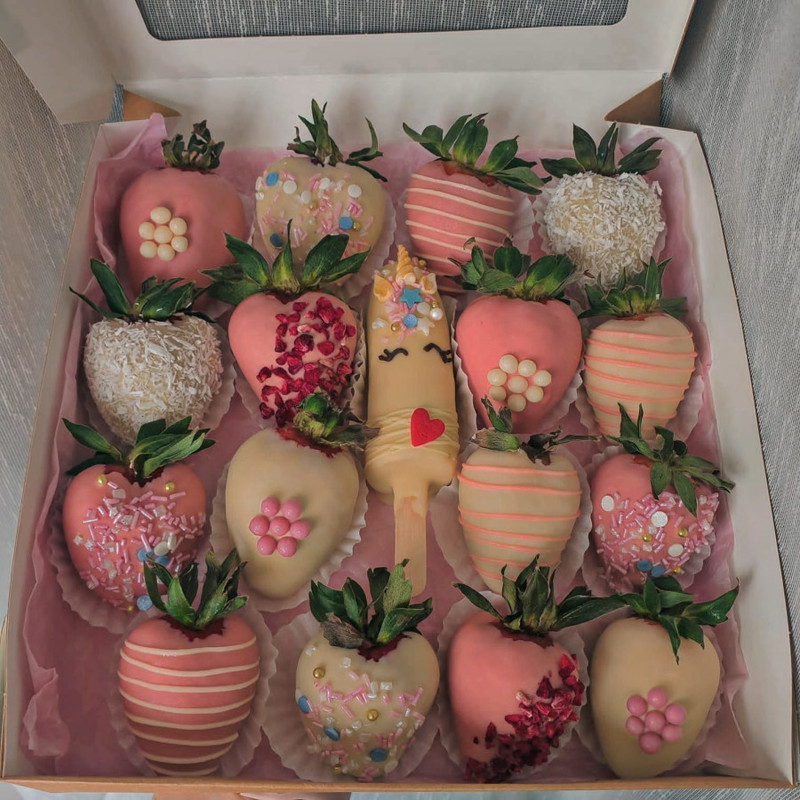 Box with strawberries and bananas in chocolate "Unicorn", standart