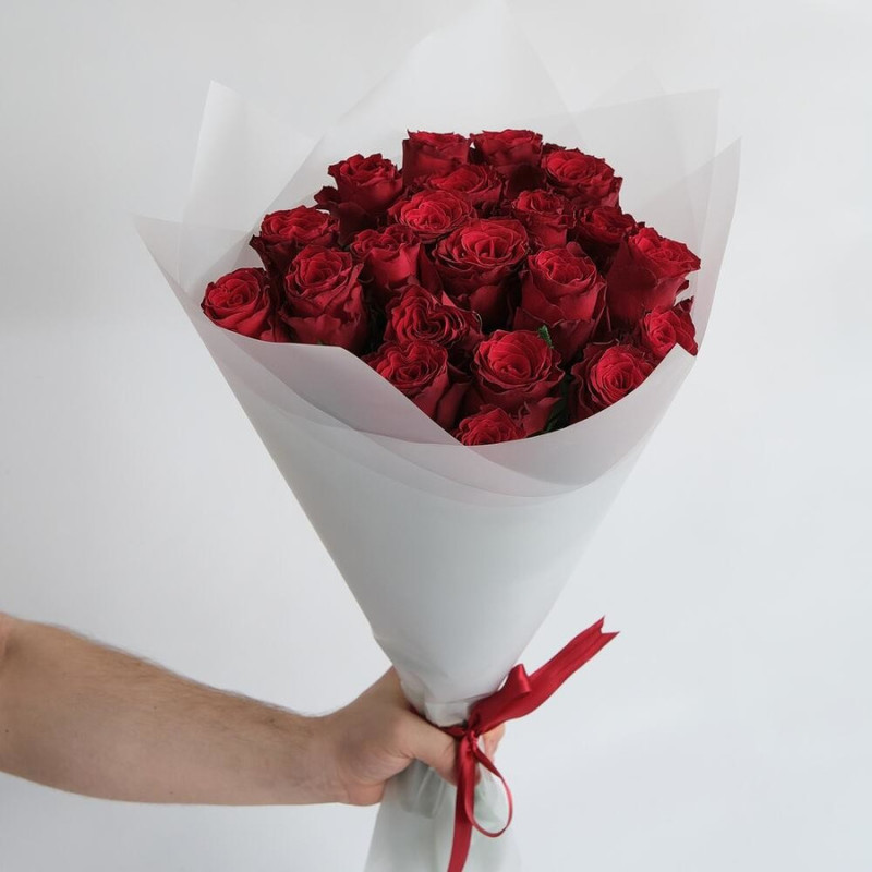 Bouquet of 25 red roses in designer decoration 50 cm, standart