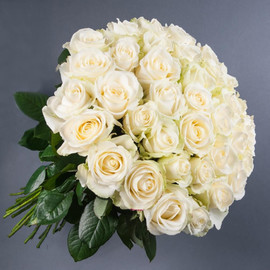 Bouquet of 29 delicate roses 60cm