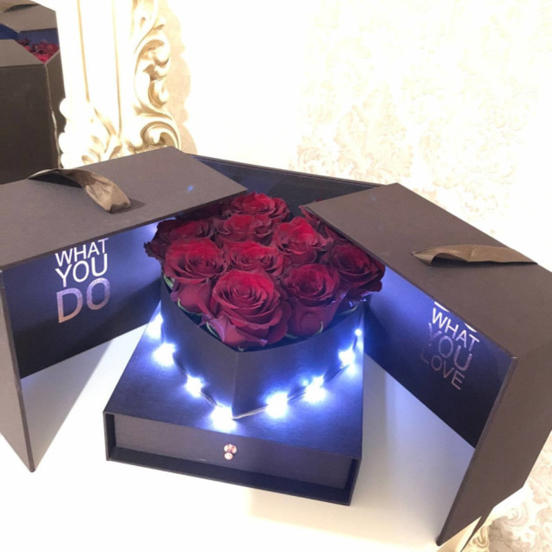 Roses in a chest with lights, standart