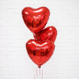 Набор шаров из трёх красных сердец на 14 февраля