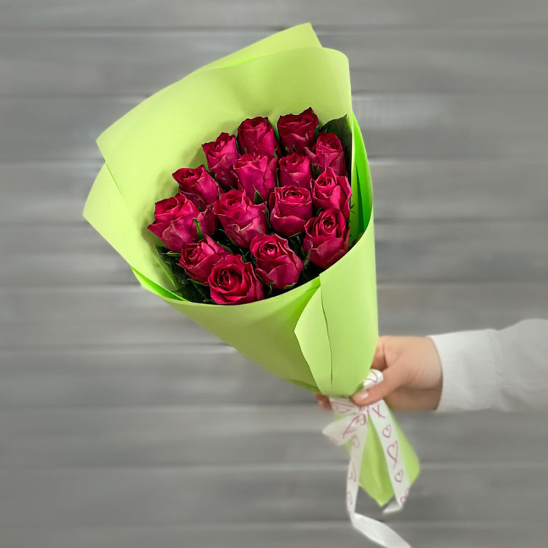 Bouquet of 15 crimson roses 40 cm in a package, premium
