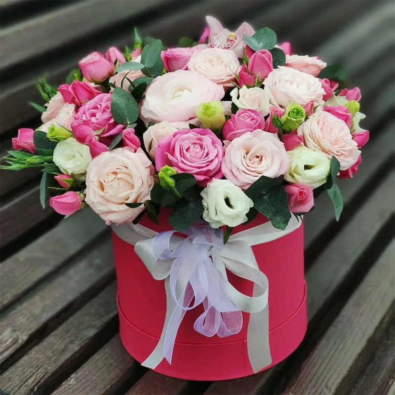 Flowers in a hat box "Your dream", standart