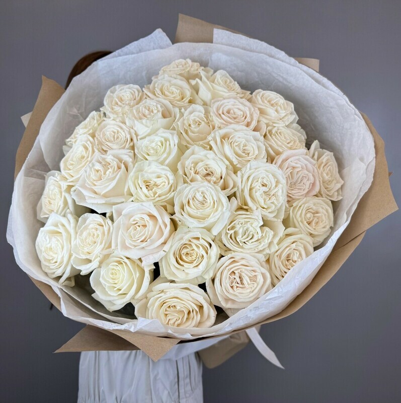 33 Белые розы в крафте, 33 белые розы в крафте