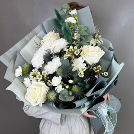 Buket s eringiumom na Den_ Mami