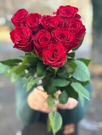 Кенийская роза красная 9 шт