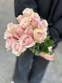 Кенийская роза нежно-розовая  13 шт