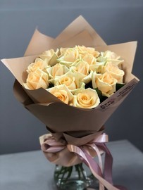 Букет кремовых роз 15 шт.