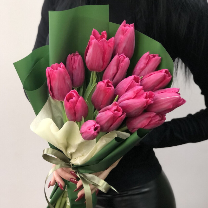 Букет малиновых тюльпанов 15 шт, стандартный