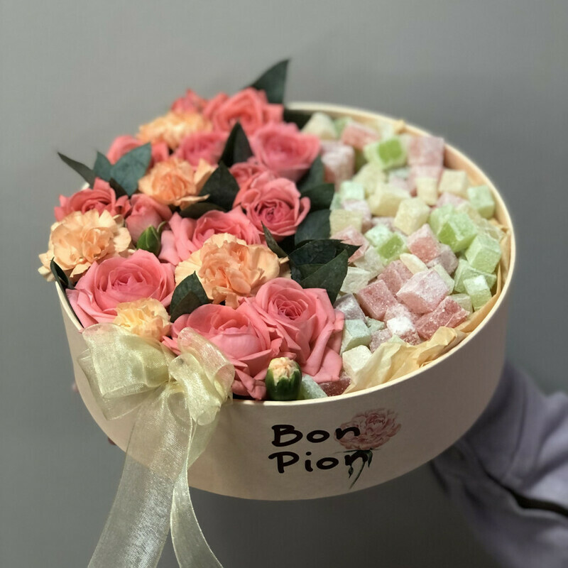 Цветочная композиция со сладостями, стандартный