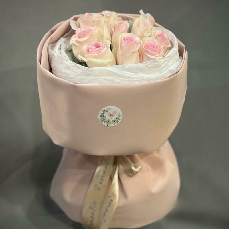 YAgodka  Buket s rozovimi rozami Rozovaya roza dlya Mami, premium