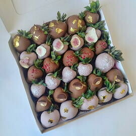 Набор с клубникой 30 шт в бельгийском шоколадеКлубника в шоколаде 