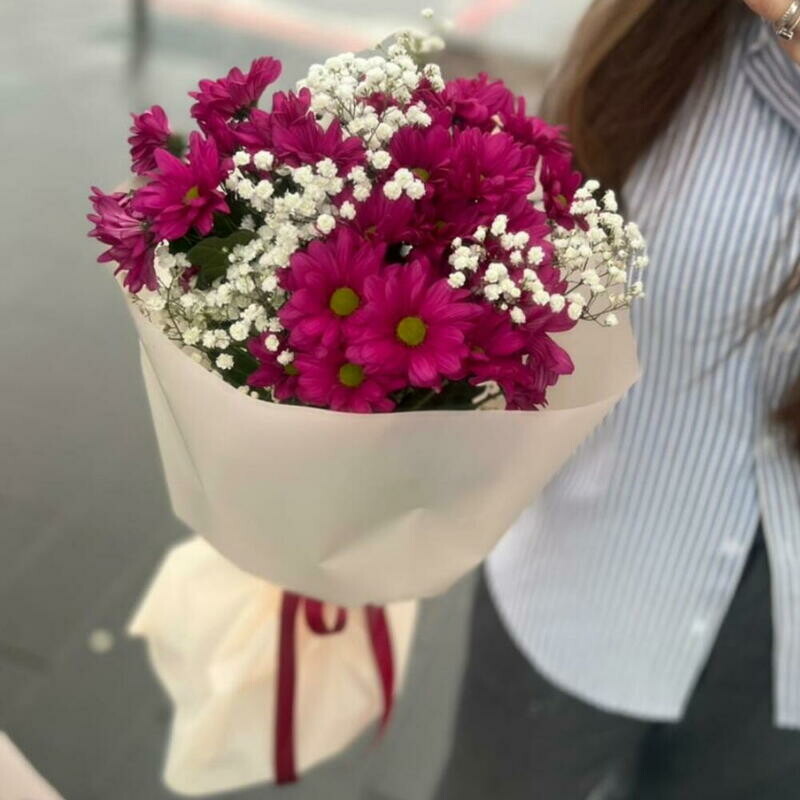 Ромашки для неё Букет хризантемы с гипсофилой, премиум