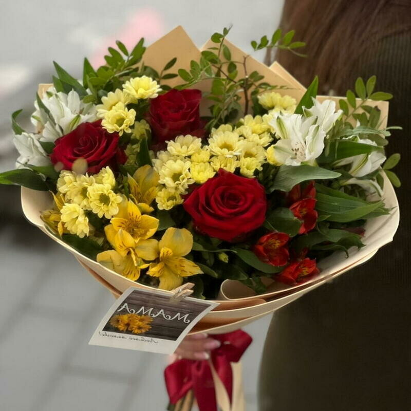 Яркие краски для МамыБукет с розами, альстромерией и хризантемой , премиум